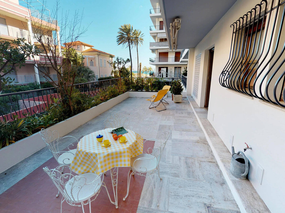 Appartement 2P rez-de-chaussée, terrasse et garage à Menton - Photo 1