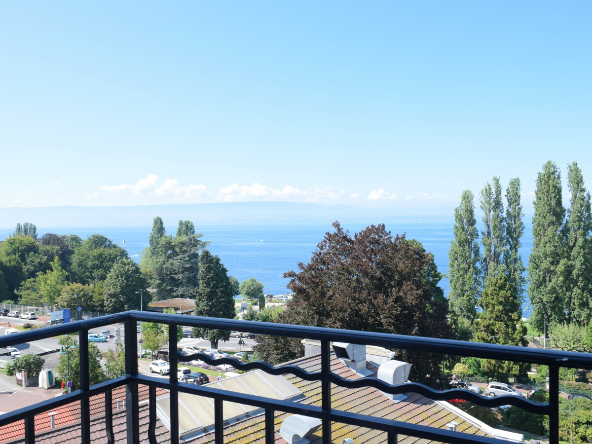 Appartement 91 m² rénové, 3 chambres, vue lac à Évian - Photo 9
