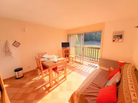 Location appartement à Saint Lary Soulan, Charmant T2 à Saint-Lary-Soulan avec balcon, parking, et casier à skis