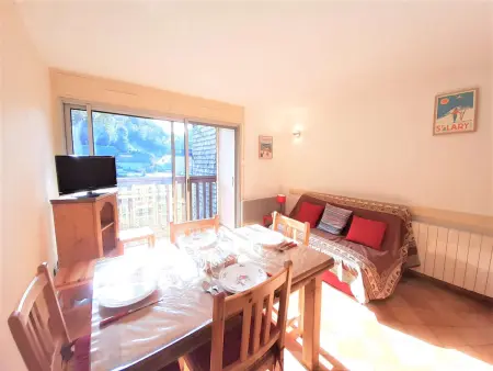 T2 4 pers Saint-Lary-Soulan, balcon sud et casier à skis : photo 2