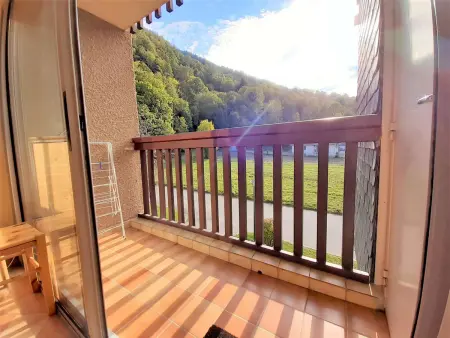 T2 4 pers Saint-Lary-Soulan, balcon sud et casier à skis : photo 10
