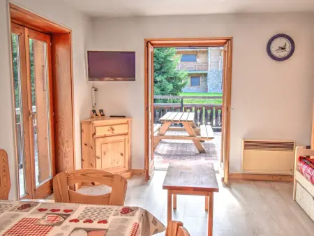 Appartement 2 pièces rénové, centre Morzine, balcon : photo 2