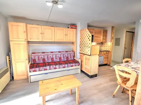 Appartement 2 pièces rénové, centre Morzine, balcon : photo 4