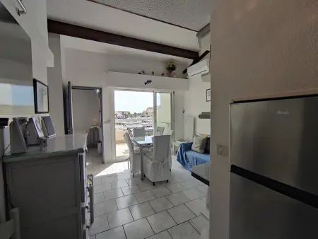 Appartement 2 pers. climatisé, piscine et vue port : photo 4