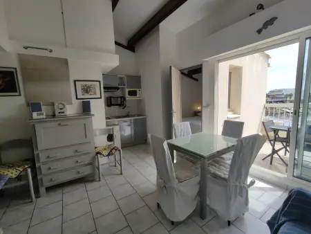 Appartement 2 pers. climatisé, piscine et vue port : photo 8