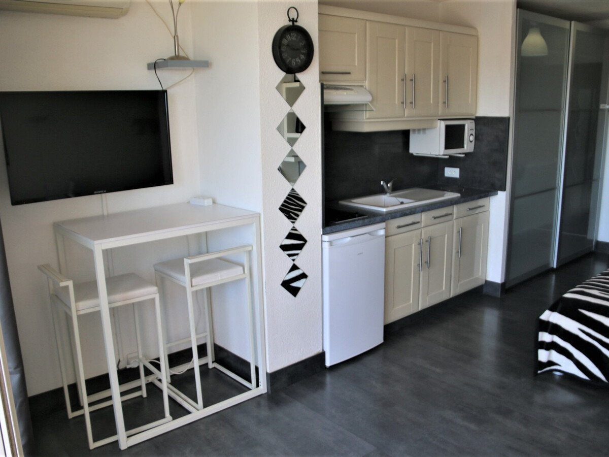 Studio climatisé 2 pers, terrasse sud - Cap d'Agde - Photo 6