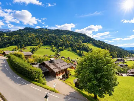 Appartement montagnard 6 pers. au Grand-Bornand, balcon vue village : photo 11