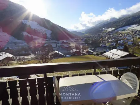 Appartement montagnard 6 pers. au Grand-Bornand, balcon vue village : photo 12