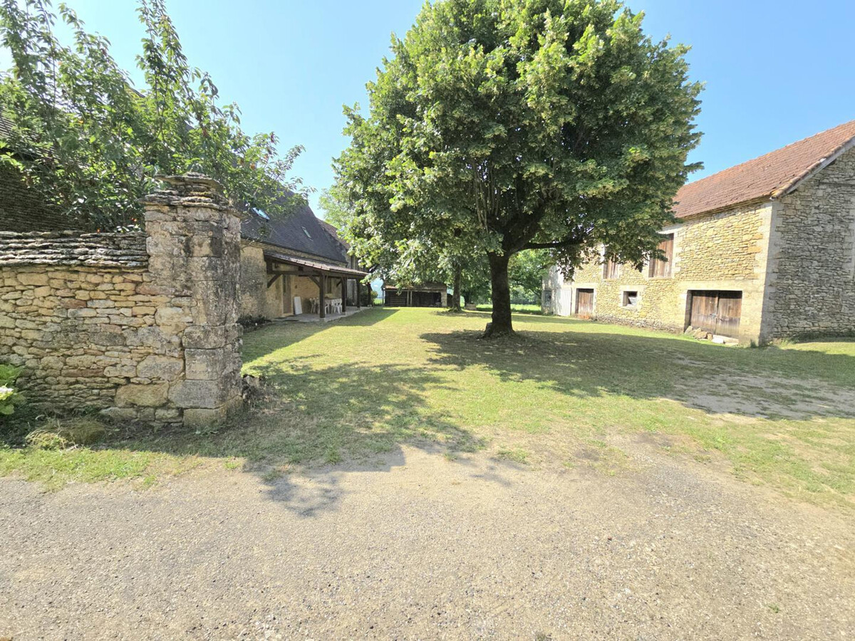 Maison rustique 3 chambres à Tamniès, 15 km de Sarlat - Photo 15