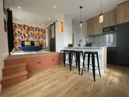 Location appartement à La Rochelle, Studio rénové au cœur de La Rochelle proche vieux port