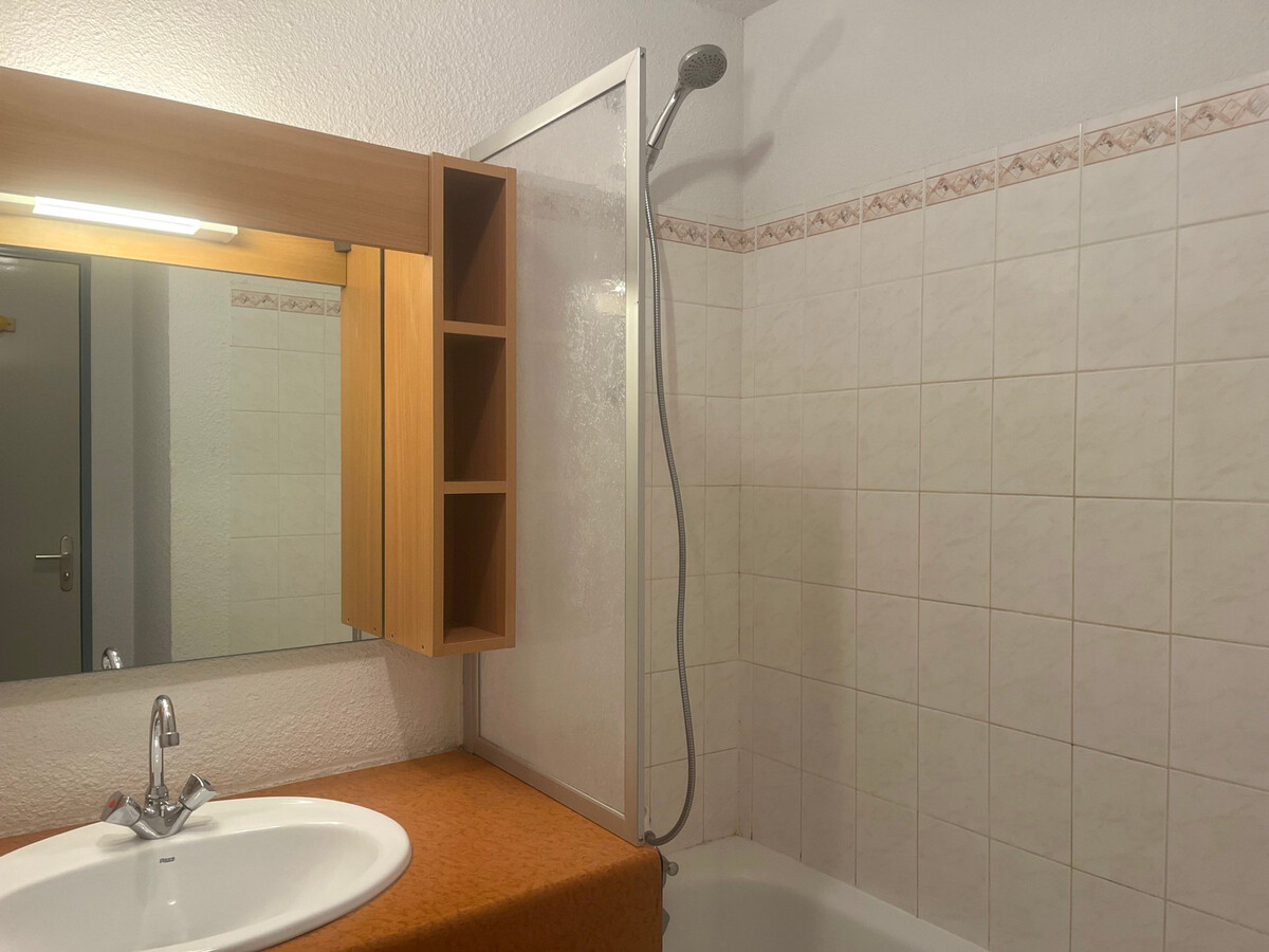 Appartement T2 avec balcon à 400m des pistes, navette gratuite, accès Spassio, animaux admis - Photo 5