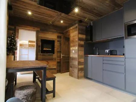 Location appartement à Huez, Appartement spacieux 3 pièces avec grande terrasse au cœur de lAlpe dHuez, parking et casier à skis inclus