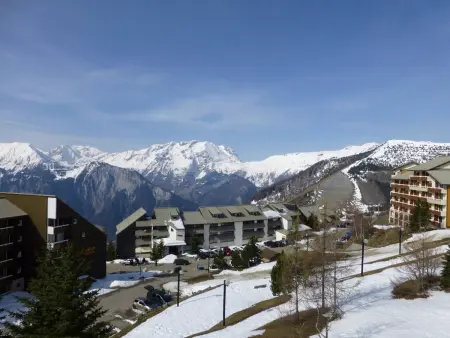 Studio 4 personnes L'Alpe d'Huez, balcon Sud/Ouest, 150 m des pistes : photo 2