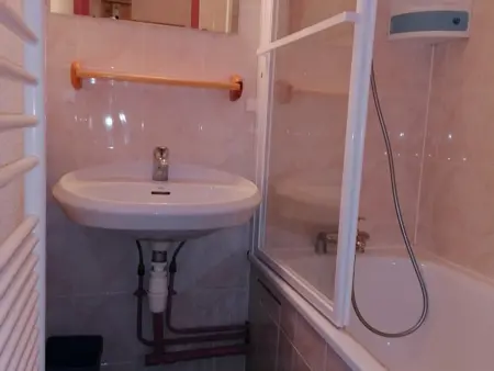 Studio 4 personnes L'Alpe d'Huez, balcon Sud/Ouest, 150 m des pistes : photo 8
