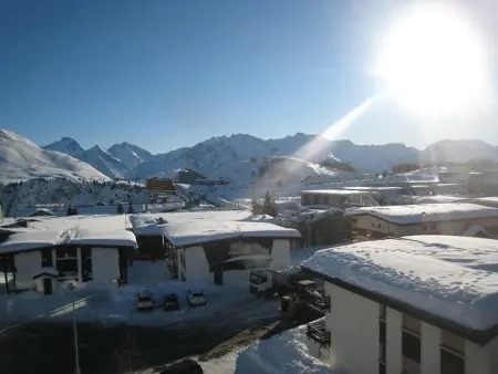 Studio 4 pers avec balcon face aux pistes – L'Alpe d'Huez : photo 2