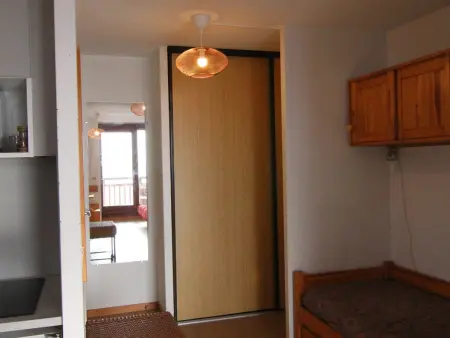 Appartement 2 pièces Huez, balcon sud, 300 m remontées : photo 3