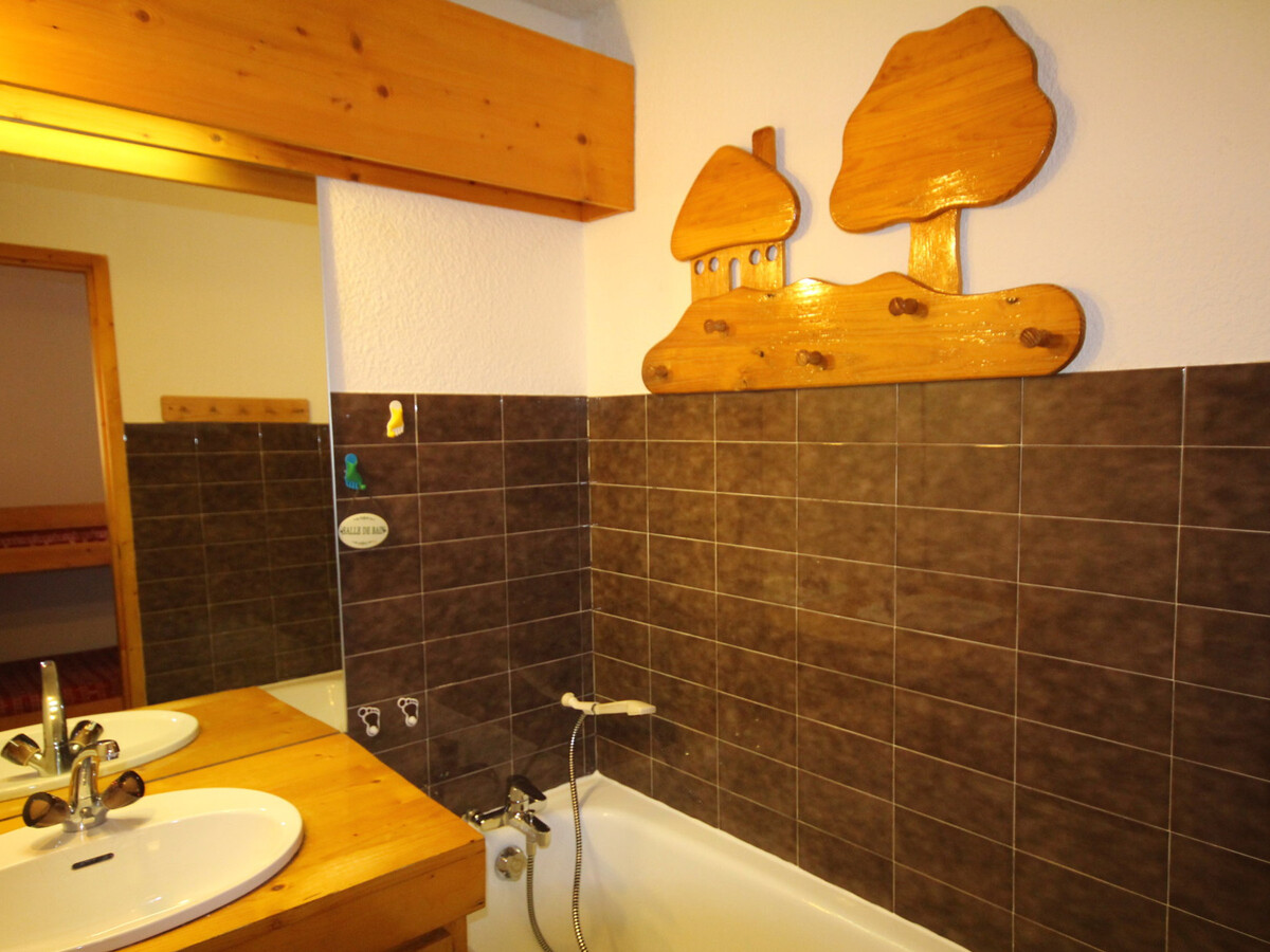 Studio cabine 5 pers. balcon sud face aux pistes - Photo 3