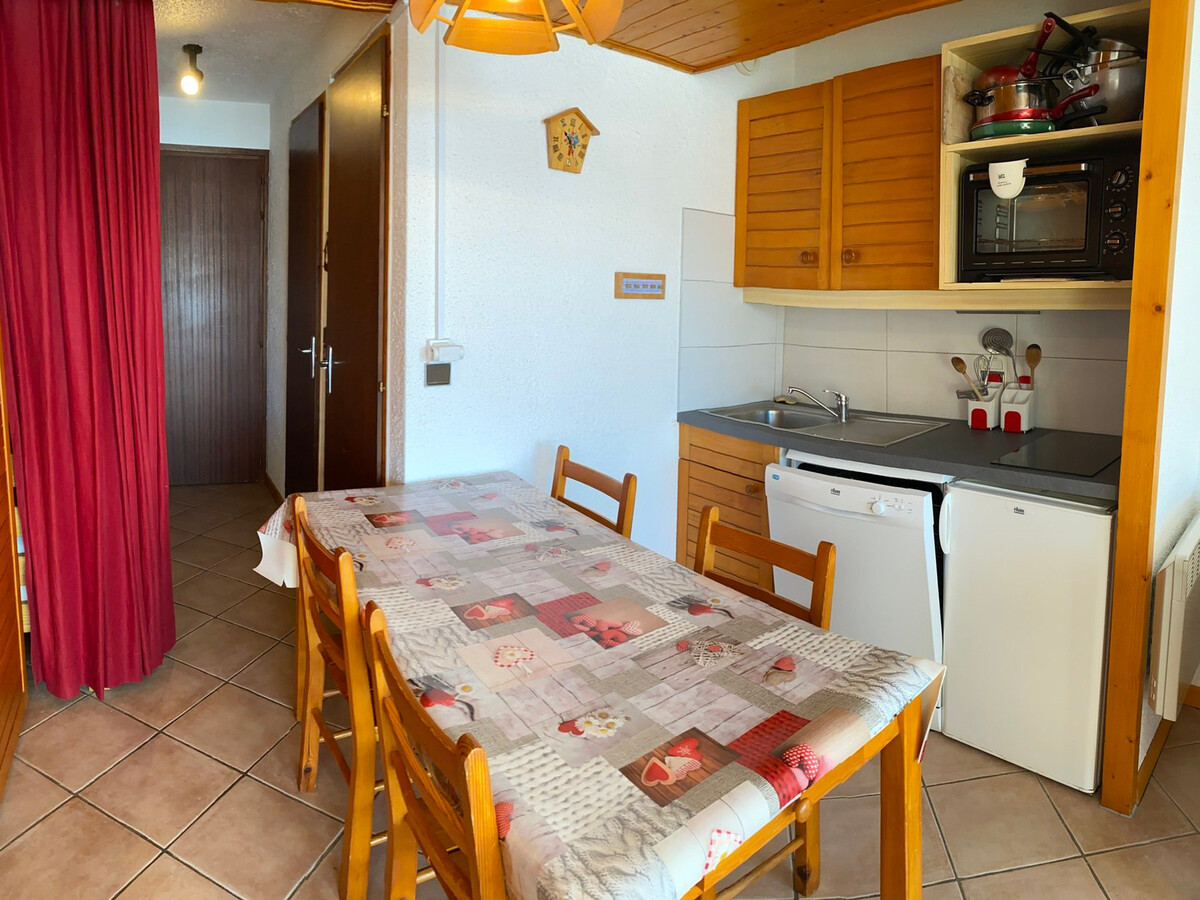 Studio cabine 5 pers. balcon sud, vue pistes aux Saisies - Photo 7