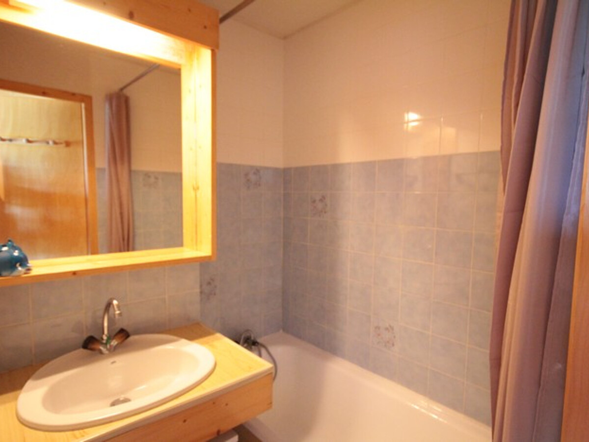 Studio cabine 24 m² plein sud aux Saisies, balcon avec vue - Photo 8