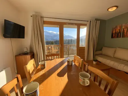 Superdévoluy : 2 pièces avec balcon Sud-Est, pistes à 100 m : photo 2