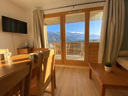 Superdévoluy : 2 pièces avec balcon Sud-Est, pistes à 100 m : photo 4