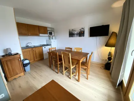 Superdévoluy : 2 pièces avec balcon Sud-Est, pistes à 100 m : photo 7