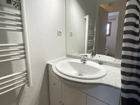 Superdévoluy : 2 pièces avec balcon Sud-Est, pistes à 100 m : photo 11