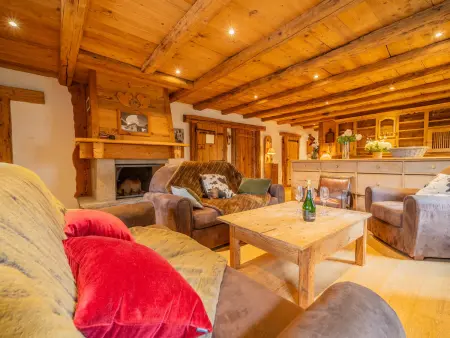 Location appartement à La Clusaz, Spacieux appart 5 ch au cœur du village, charme savoyard, WiFi, cheminée décorative