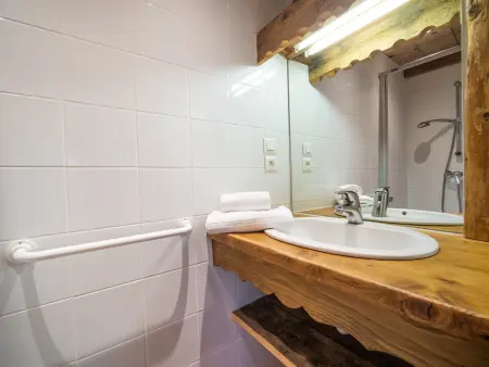 Appart 5 chambres 10 pers à La Clusaz, salon 39m² : photo 10