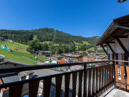 Appart 2 pièces centre La Clusaz, balcon vue pistes : photo 10
