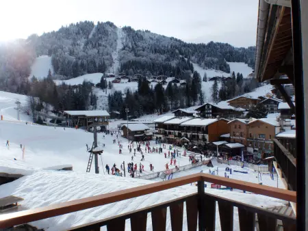 Appart 2 pièces centre La Clusaz, balcon vue pistes : photo 15