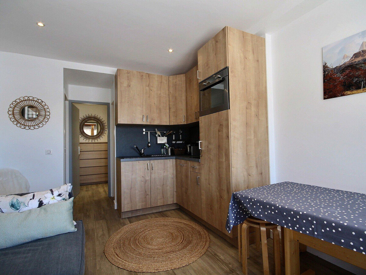 Appartement 2 pièces rénové, terrasse et accès direct pistes - Photo 2