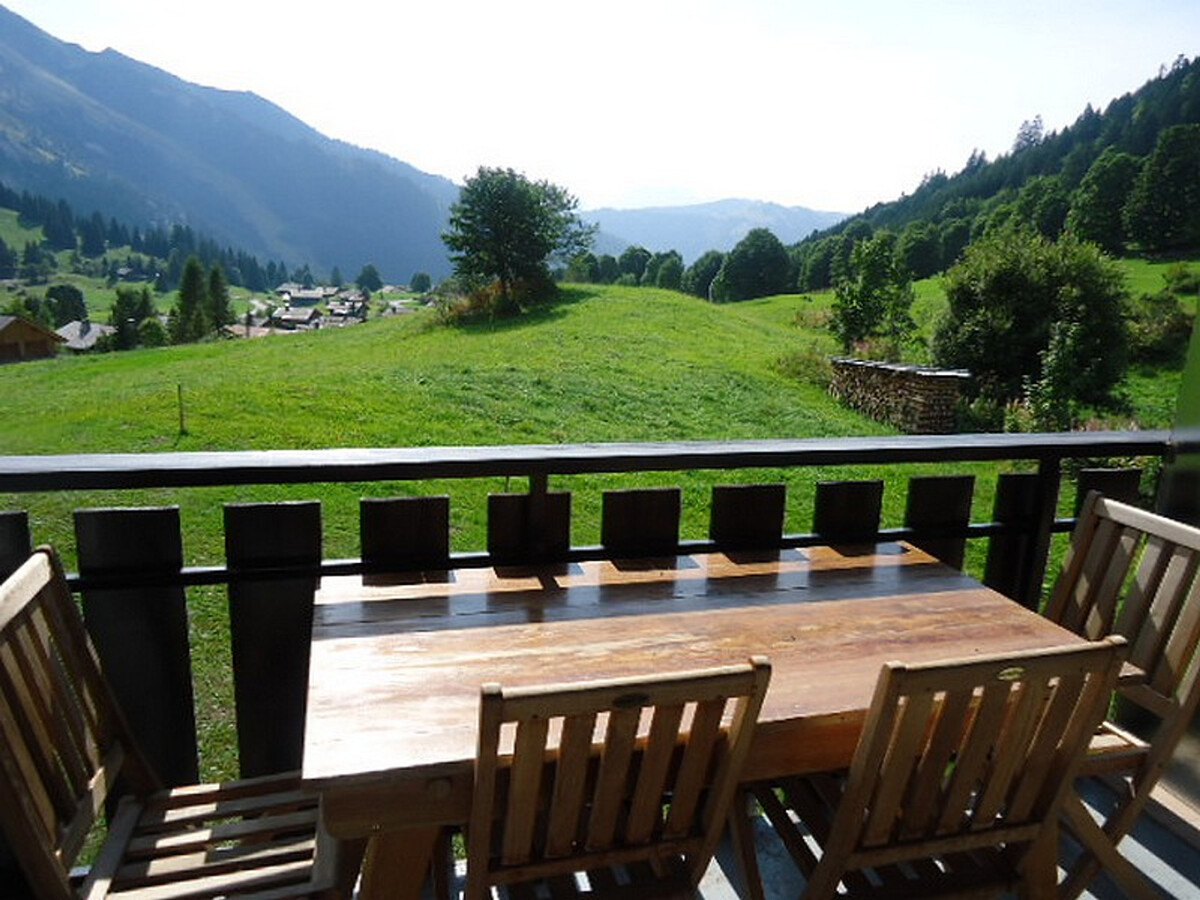 Duplex La Clusaz, 54 m², balcon vue montagne, cheminée - Photo 8