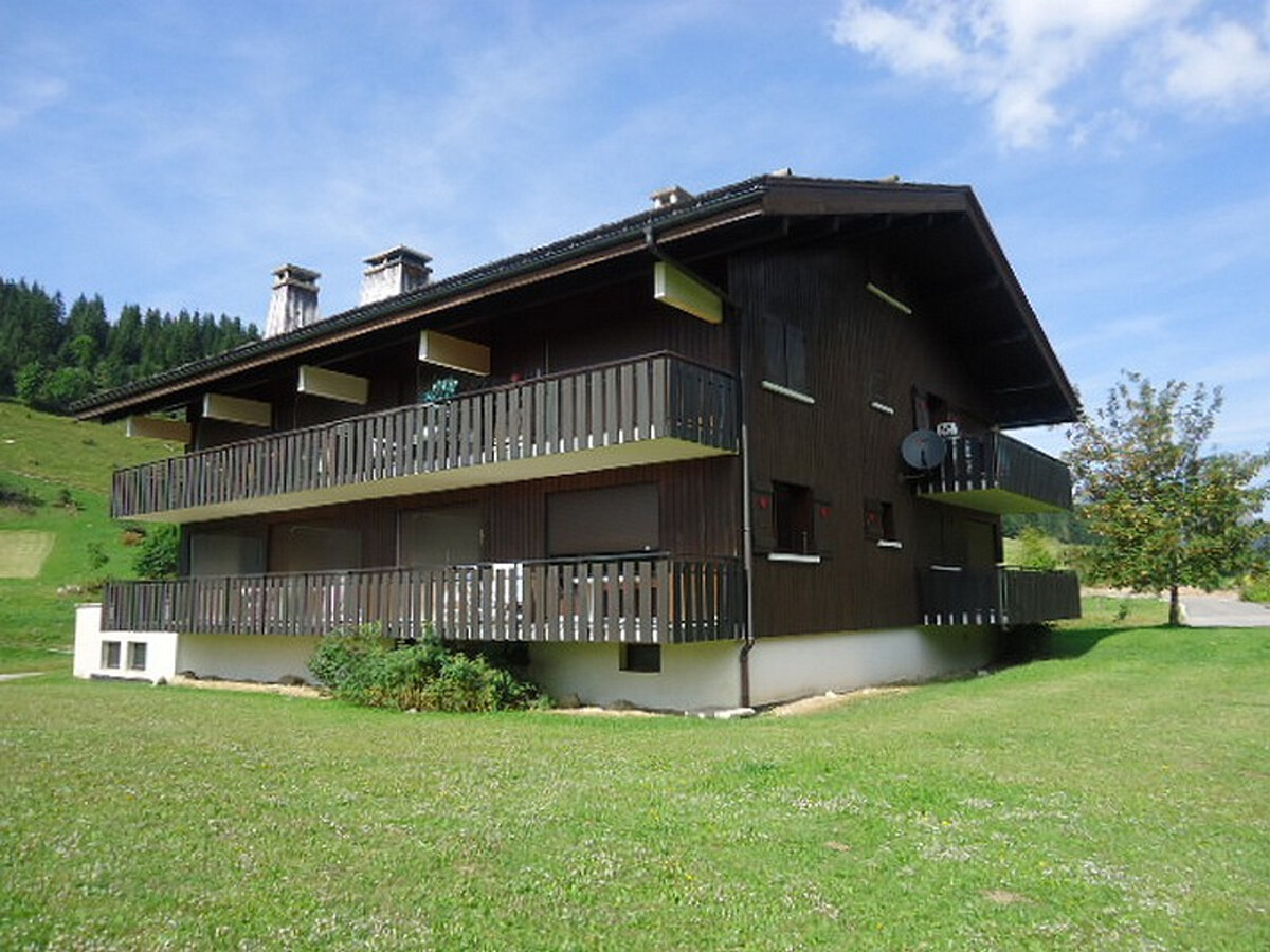 Duplex La Clusaz, 54 m², balcon vue montagne, cheminée - Photo 9