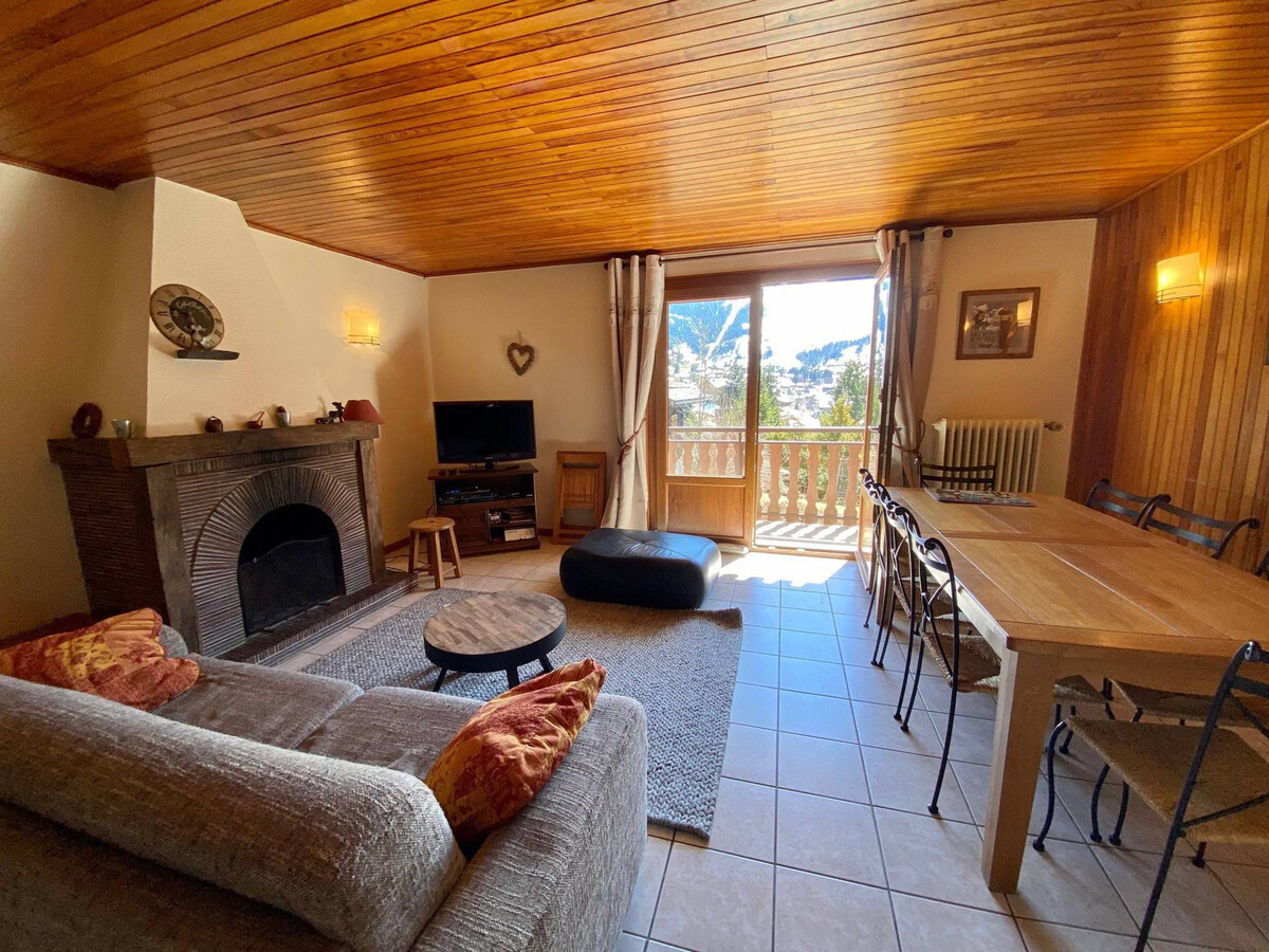 Appartement 3 pièces balcon sud, cheminée à La Clusaz - Photo 2