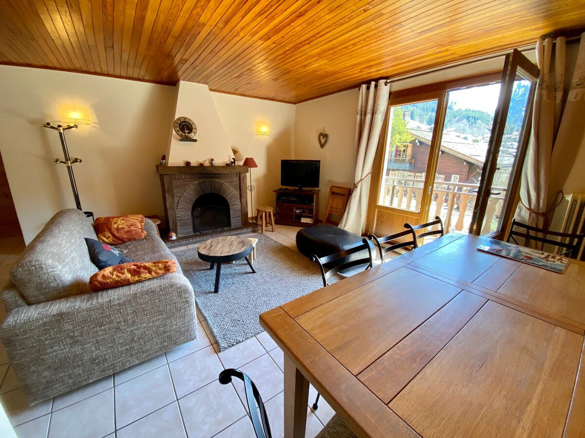 Appartement 3 pièces balcon sud, cheminée à La Clusaz - Photo 3