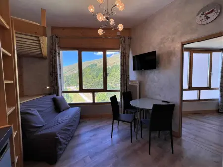 Appartement 2 pièces aux Menuires, 13e étage vue montagne : photo 2
