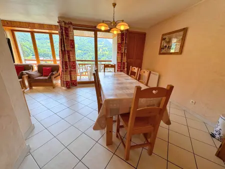 Appartement 85m² 3 chambres, terrasse, animaux acceptés : photo 3