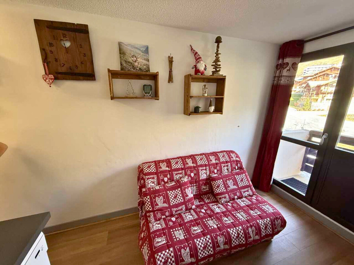 Studio 17m² aux Menuires, balcon Est, casier à skis - Photo 3