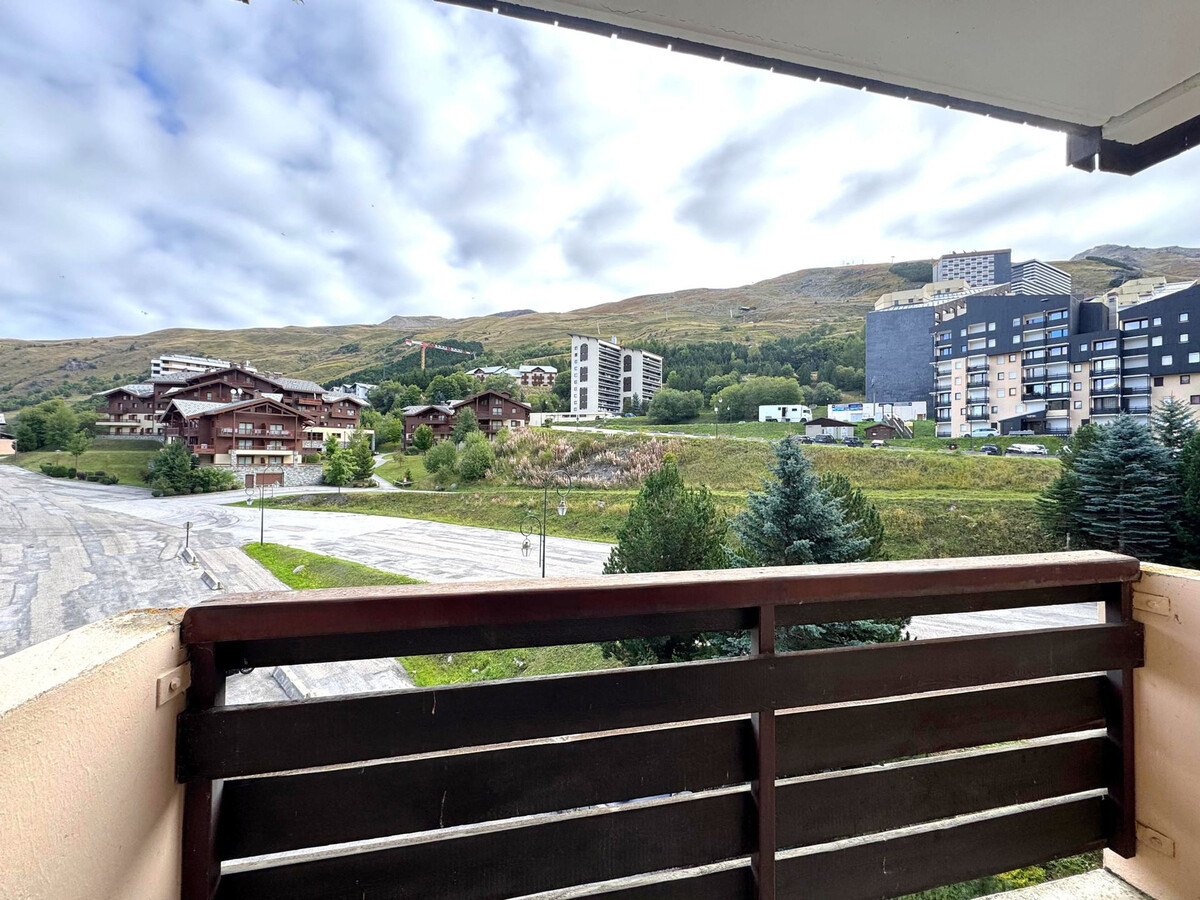 Studio 17m² aux Menuires, balcon Est, casier à skis - Photo 8