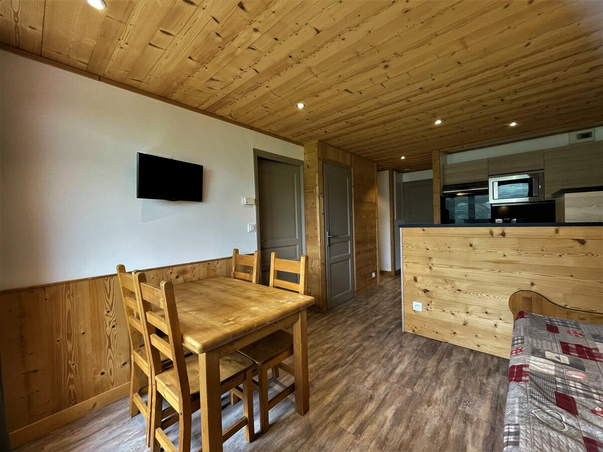 2 pièces cabine 4 pers. aux Menuires, balcon sud-ouest - Photo 2
