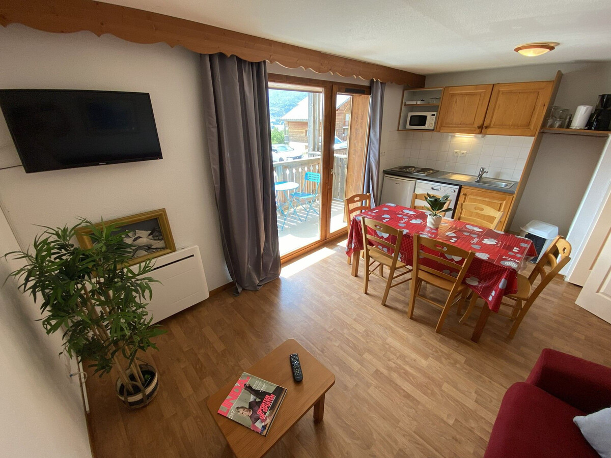 Appartement 6 pers, kitchenette équipée, vue montagne, piscine, La Joue du Loup - Photo 2