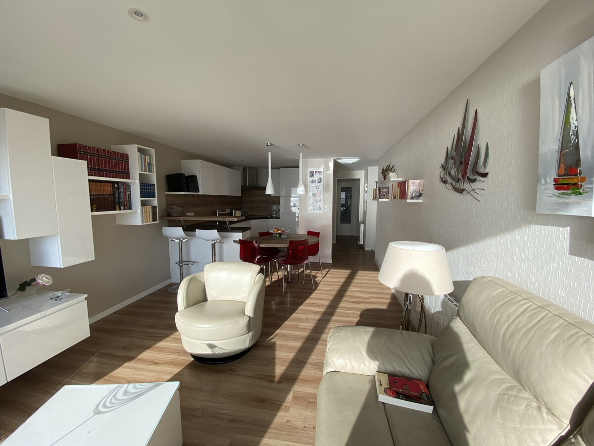 Appartement 3 pièces vue mer à Ploemeur, ascenseur et balcon - Photo 8