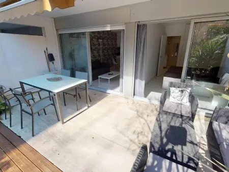 Appartement 2P rénové, terrasse et jardin à Menton : photo 2