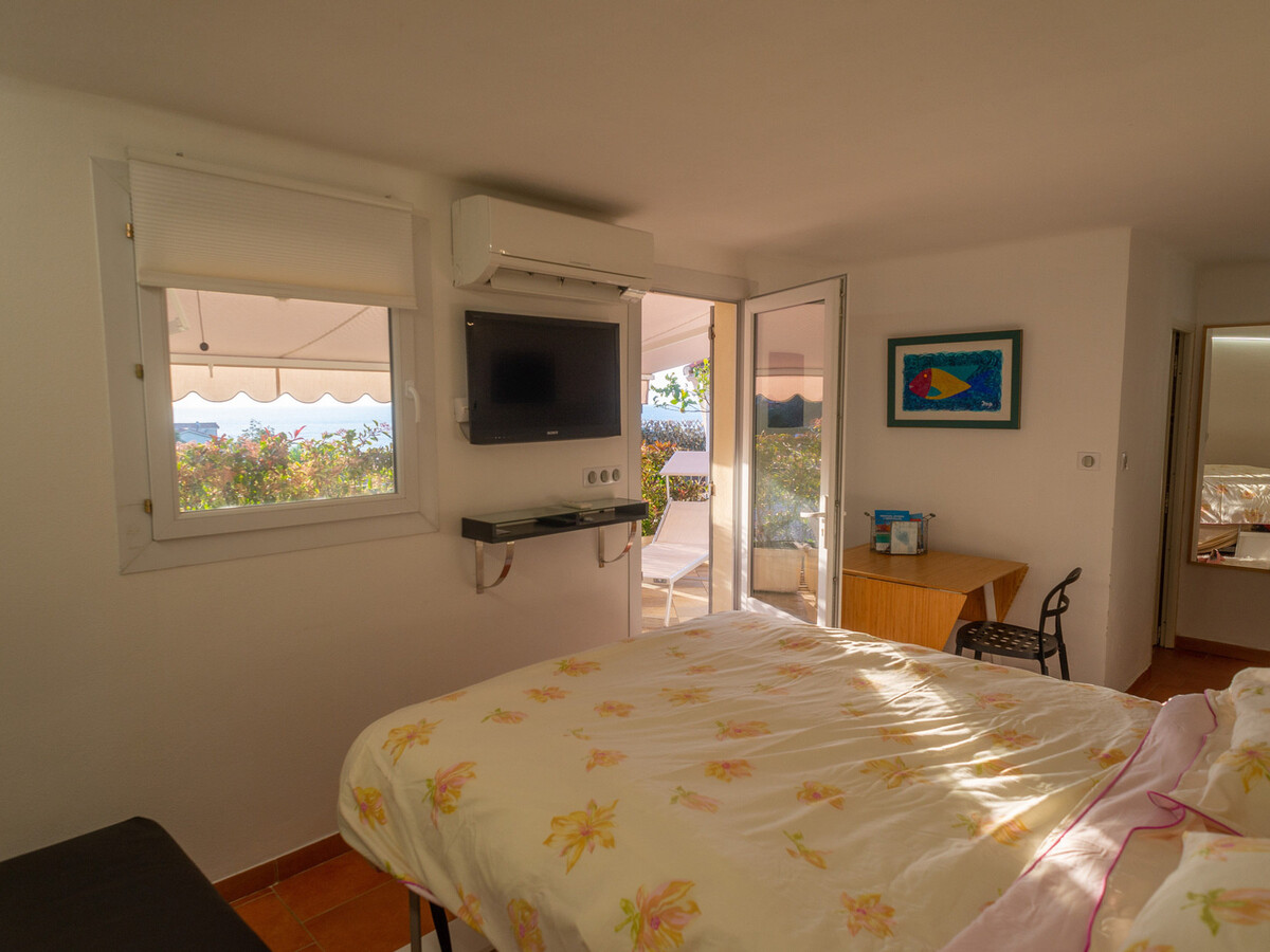 Studio rénové avec terrasse vue mer à Menton - Photo 3