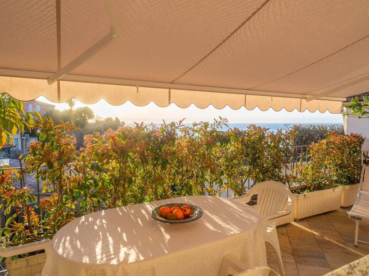 Studio rénové avec terrasse vue mer à Menton - Photo 11