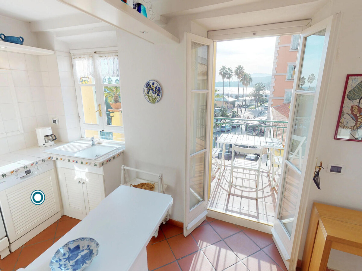 2P vue mer avec terrasse en vieille ville de Menton - Photo 8