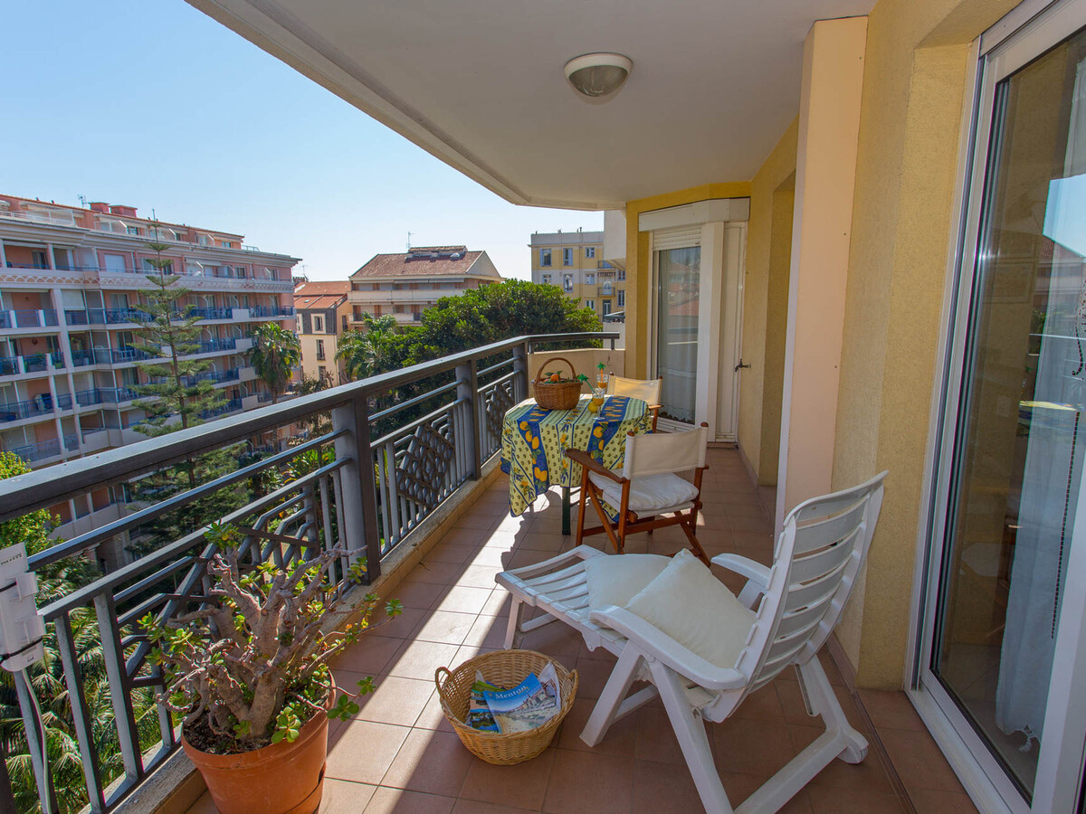 Grand 2P climatisé, terrasse 12m², parking à Menton - Photo 4