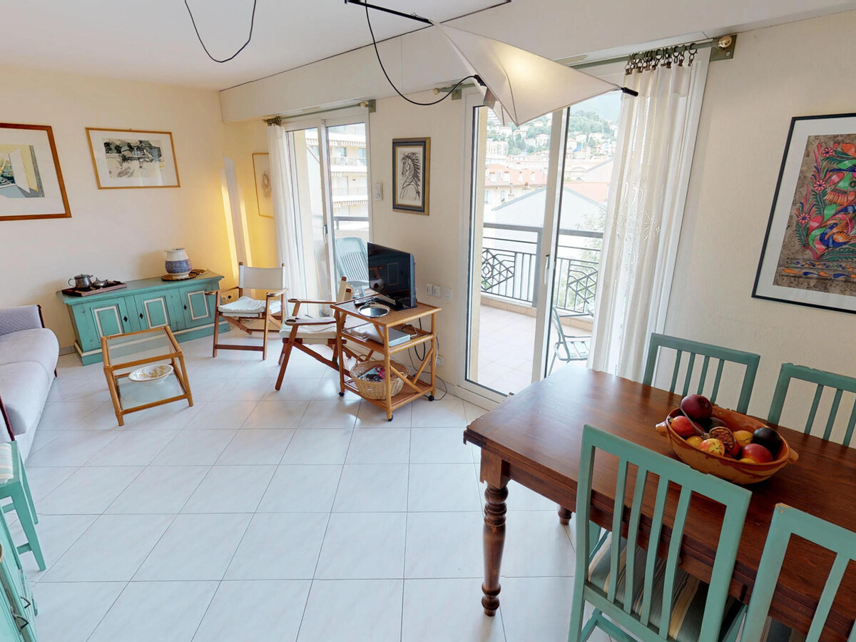 Grand 2P climatisé, terrasse 12m², parking à Menton - Photo 6