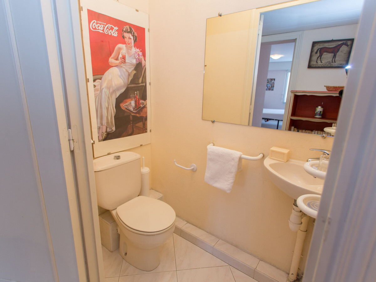 Grand 2P climatisé, terrasse 12m², parking à Menton - Photo 8